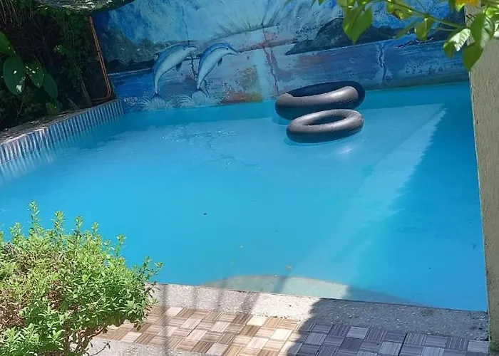 Flordeliza Budget Tourist Bed & Breakfast 3*