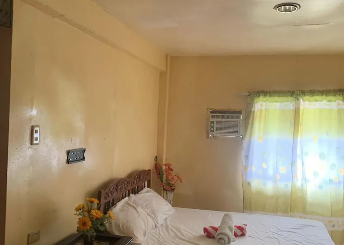 Flordeliza Budget Tourist Couette-café Liloan